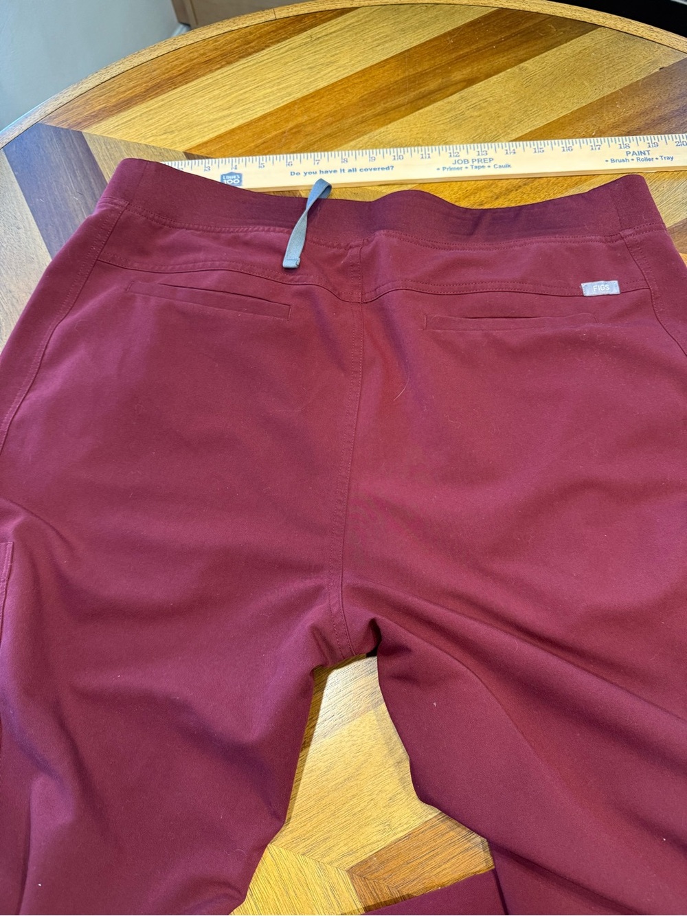 FIGS Kade Cargo Scrub Trousers in Burgundy with Gray Tie XXL short - Picture 11 of 11